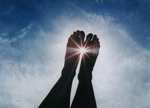 feet_sky